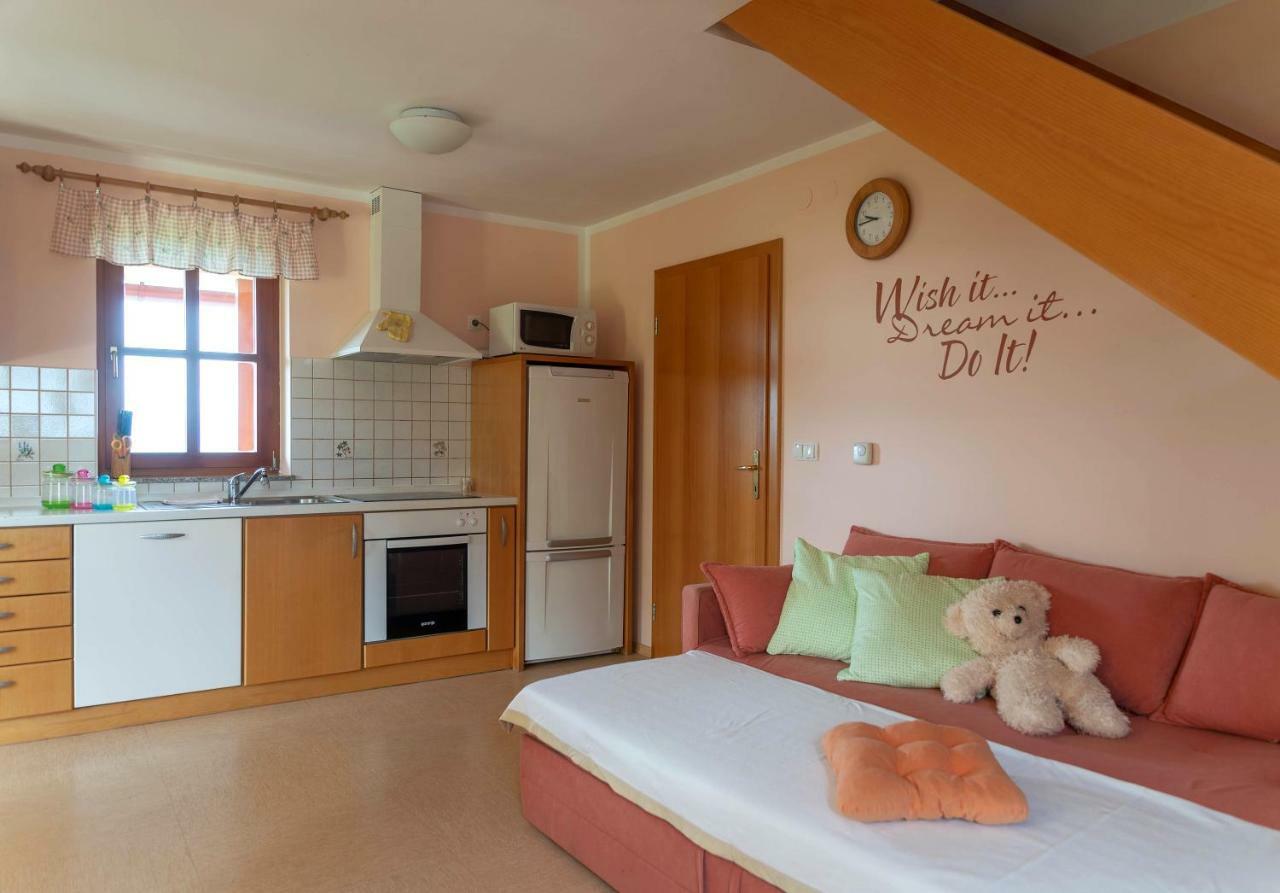 Apartamento Planinca -Hisa Z Razgledom Smarje pri Jelsah Exterior foto